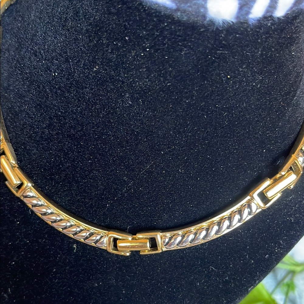 Gold Two-Tone Twisted Cable Chocker Necklace - Unique Edwin Pearl Necklace - Picture 2 of 16